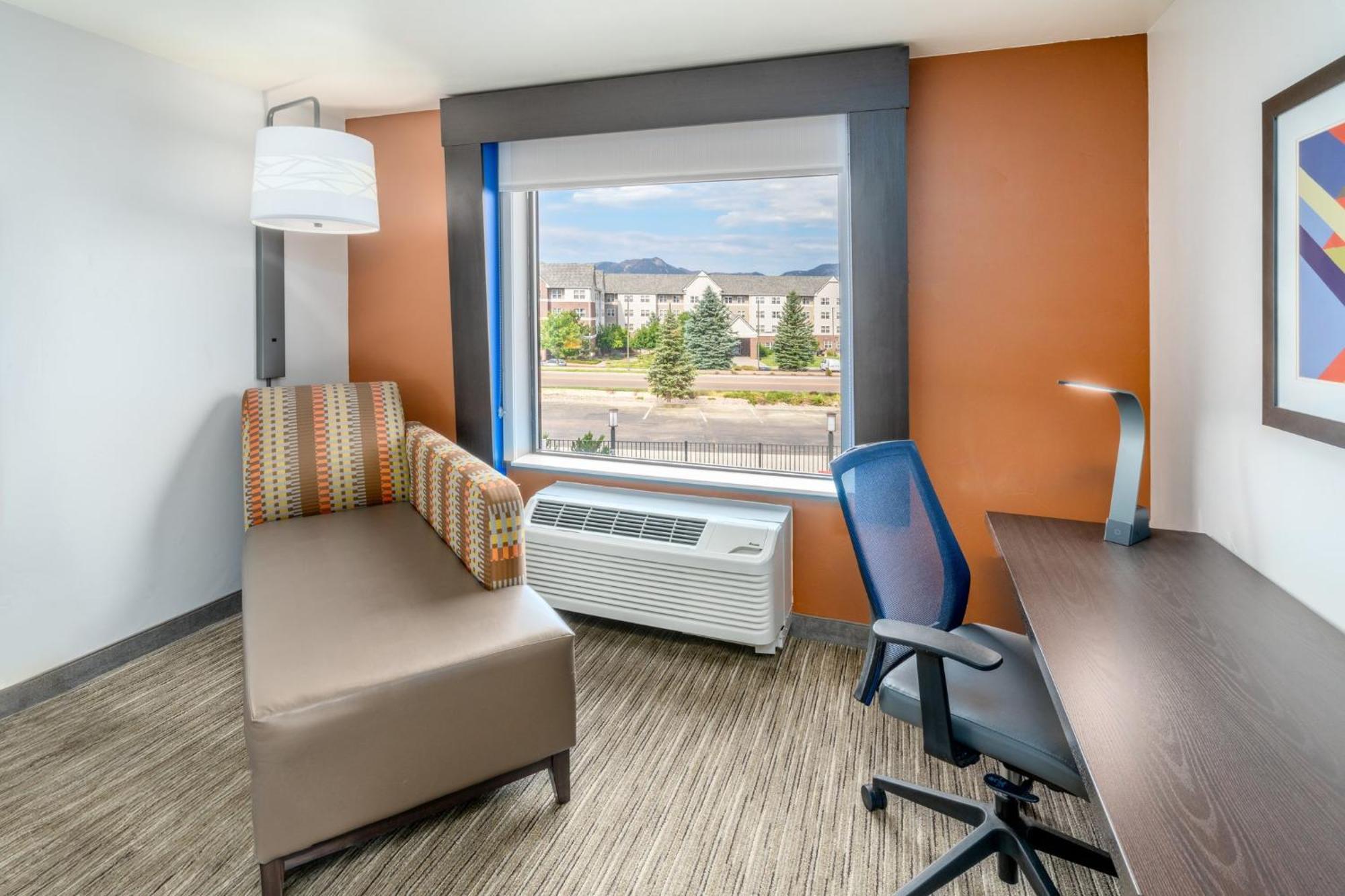 Holiday Inn Express & Suites - Colorado Springs Afa Northgate By Ihg Exteriér fotografie
